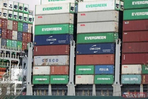 SON DAKİKA: Süveyş Kanalı'nda sıkışan Ever Given isimli gemi hareket ettirildi! Mürettebatın sevinç anları kamerada: Allahuekber - 4