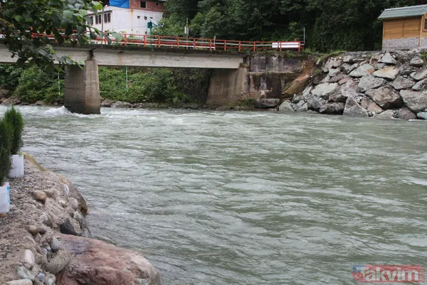 Rize Ardeşen'de Fırtına Deresi'ne atlayan Hasan Gökmen Dedecan hayatını kaybetti! Ölüme atladığı anlar kamerada - 11