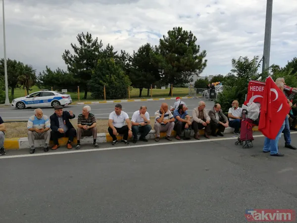 15 Temmuz Demokrasi ve Milli Birlik günü 3. yılında! Eline bayrağı alan Atatürk Havalimanı'na gidiyor - 8