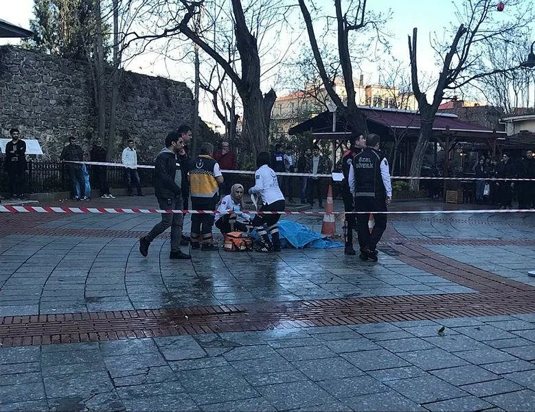 Galata Kulesi’nden bir kadın aşağıya düştü