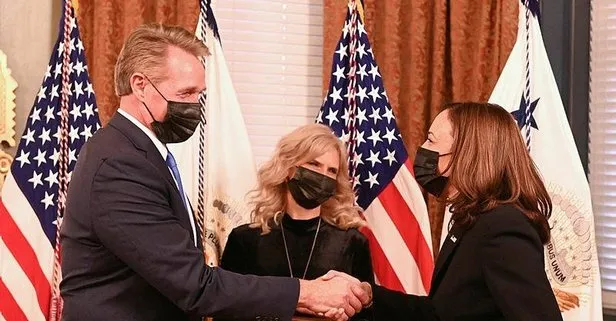 ABD’nin yeni Ankara Büyükelçisi Jeff Flake yemin ederek resmi olarak unvanını aldı