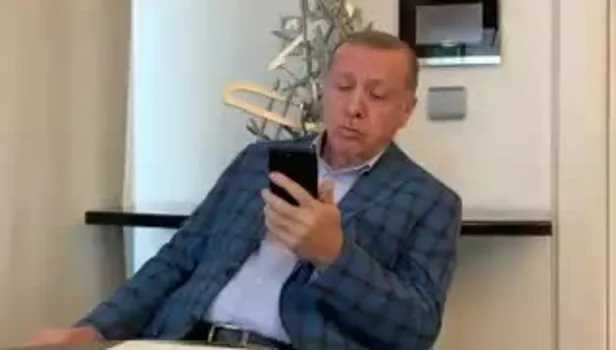 Son dakika: İletişim Başkanı Altun paylaştı: Başkan Erdoğan, Granada’da okunan ezanı böyle dinledi