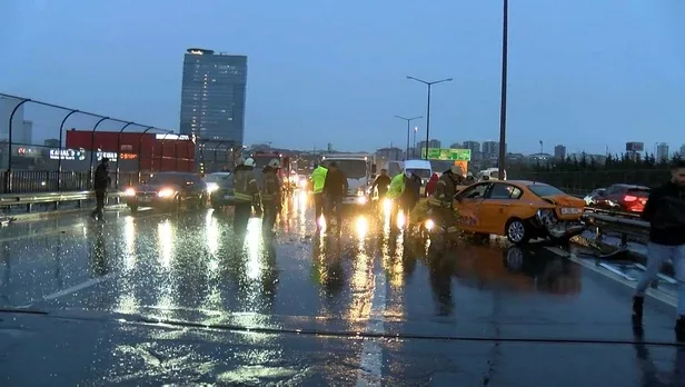 Son dakika: TEM otoyolunda 5 aracın karıştığı zincirleme trafik kazası!-2
