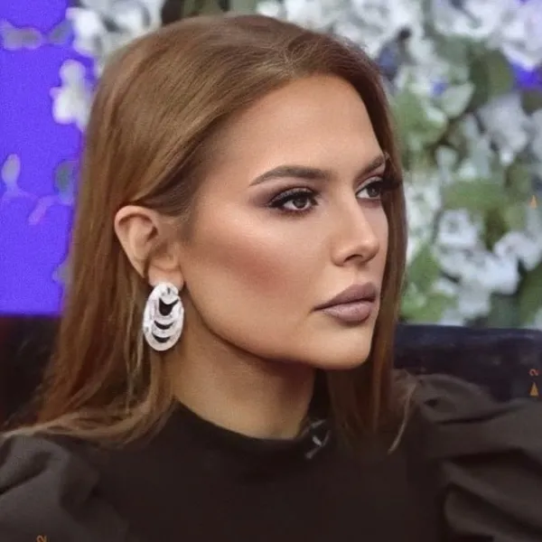 demet-akalin-yanginda-magdur-olan-vatandaslar-icin-yardim-kampanyasi-duzenledi-gozyaslari-icinde-duyurdu-1627922853009.jpg Demet Akalın yangında mağdur olan vatandaşlar için yardım kampanyası düzenledi! Gözyaşları içinde duyurdu-3
