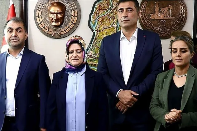 HDP'li Batman eski Belediye Başkanı Mehmet Demir’in PKK’ya yardımı belgelendi