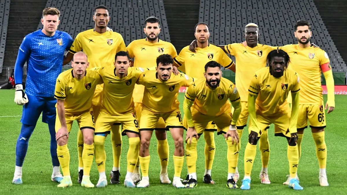 İstanbulspor iyi başladı: Manisa FK'yi 3-2 mağlup etti