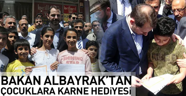 Bakan Albayrak'tan çocuklara karne hediyesi