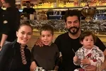 Fahriye Evcen'in küçük oğlu Kerem'e bakın! Önce oğlunu sonra eşi Burak Özçivit'ten gelen hediyeyi paylaştı