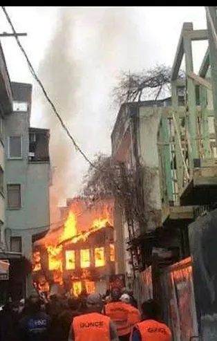 Bursa'da Kayhan Çarşısı'nda yangın