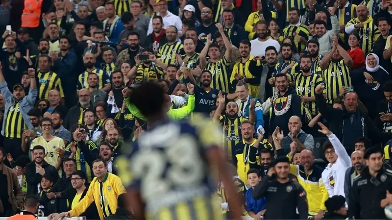 fenerbahce-tribunleri-gaziantep-fk-macinda-bos-kaldi-1773768110281.jpeg Fenerbahçe tribünleri Gaziantep FK maçında boş kaldı-2