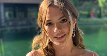 Melis Sezen bikinili yakalandı! Beyaz tenli oyuncunun iskeleye çıkar çıkmaz ilk işi tedbir almak oldu