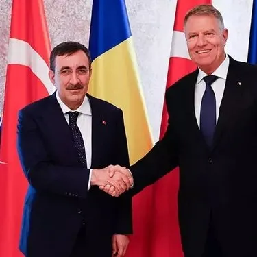 Cumhurbaşkanı Yardımcısı Yılmaz Romanya Cumhurbaşkanı Iohannis ile görüştü