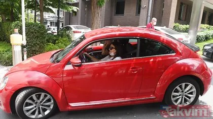 Sibel Can ve Hakan Ural’ın kızı Melisa Ural’ın kırmızı arabası görenleri hayran bıraktı!
