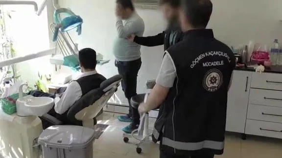 Bursa'da sahte doktor operasyonu kamerada!