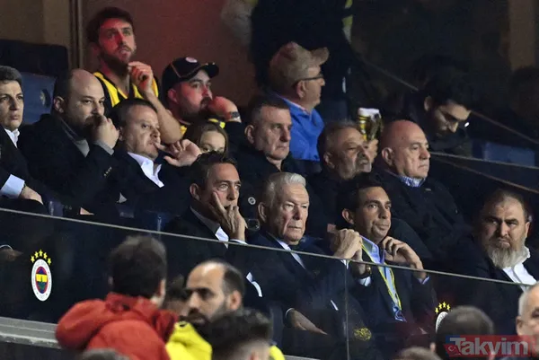 Ali Koç'un bu yaptığı taraftarı çıldırttı! Tepkiler çığ gibi - 25