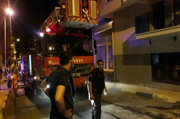 Manisa'da ev yangını