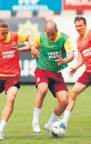 Galatasaray'da orta saha çöktü