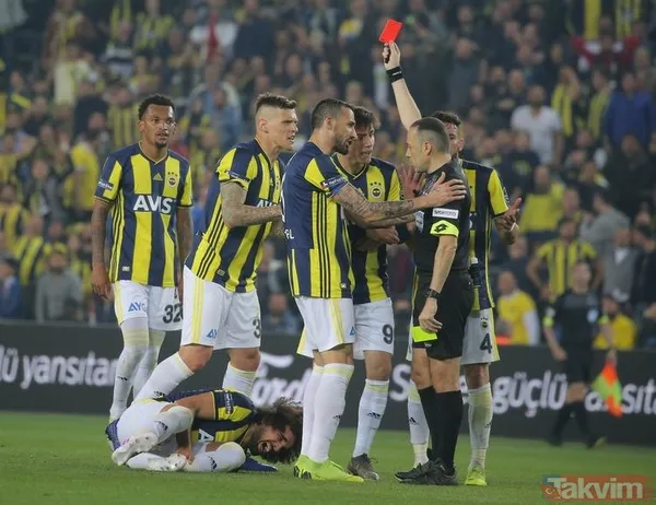 Skrtel Ve Sadık Kasımpaşa'da Yok! Fenerbahçeli Futbolcu Martin Skrtel, Sarı Kart Cezalısı Durumuna Düştü. Trabzonspor Maçında Sarı Kart Gören Ve Cezalı Duruma...