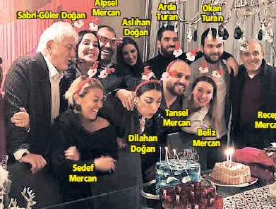 Arda Turan ilk kez aile fotoğrafında-4