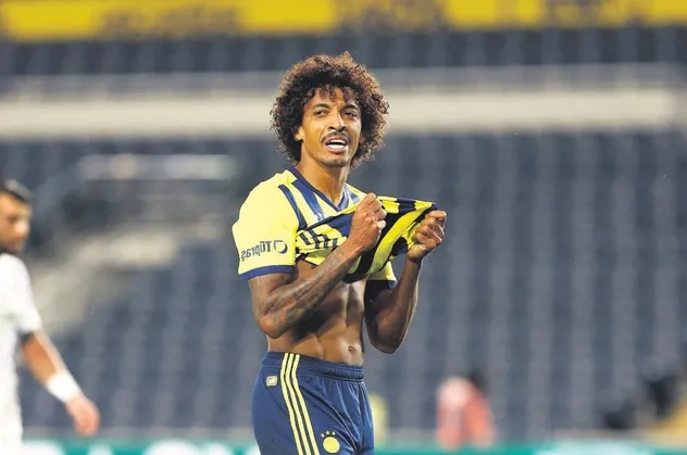 Gustavo Fenerbahçe'den haber bekliyor!