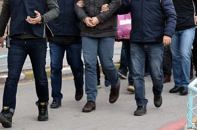 İzmir'de ByLock operasyonu: 10 gözaltı