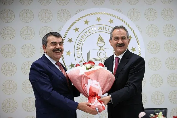 Bakanlıklarda devir-teslim töreni | Hazine ve Maliye Bakanı Mehmet Şimşek görevi devraldı: "Temel politikamız enflasyonla mücadele"-9