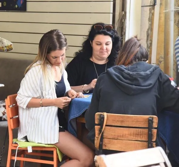 Sette taciz skandalı büyüyor! Dava açılırsa Özge’nin yanındayız-5