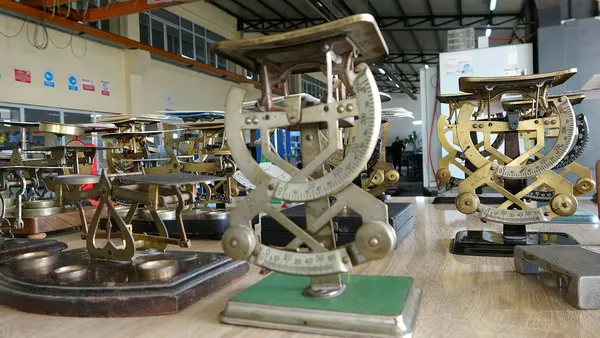 40-yildir-topladiklarini-evine-sigdiramadi-1-kurusla-basladi-10-bin-esya-biriktirdi-1614156037491.jpg 40 yıldır topladıklarını evine sığdıramadı! 1 kuruşla başladı 10 bin eşya biriktirdi!-5