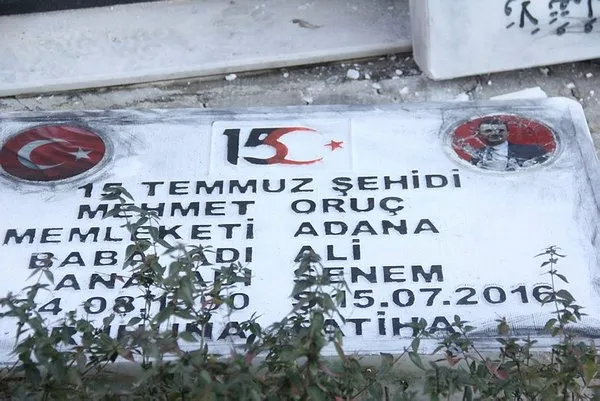 15-temmuz-sehitlerinin-kabirleri-dahil-79-mezara-saldiri-mezar-taslari-kirildi-turk-bayraklari-yere-atildi-1613925942714.jpg