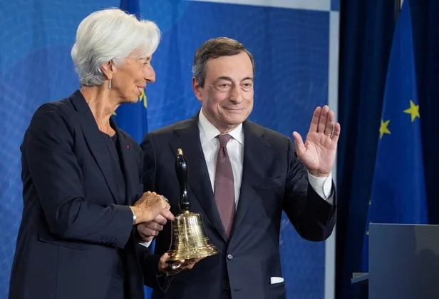 İtalya'da hükümet kurma görevi Eski Avrupa Merkez Bankası Başkanı Draghi'ye verildi | Mario Draghi kimdir?-1