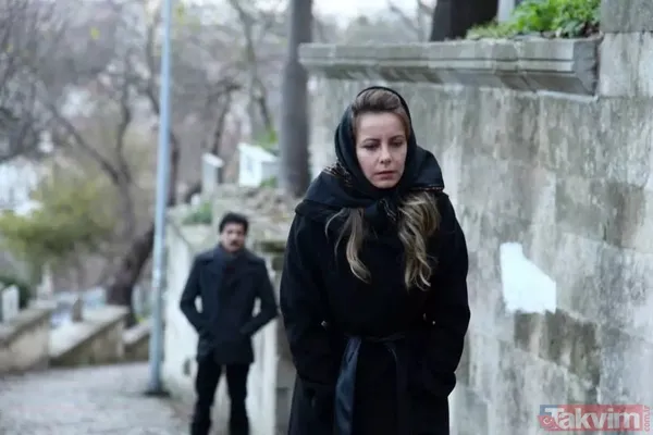 Kısacık sarı saçları ve mavi elbisesiyle bu küçük kızı tanıyabildiniz mi? Fotoğraf seneler öncesinden ama bakışlar hala aynı - 9