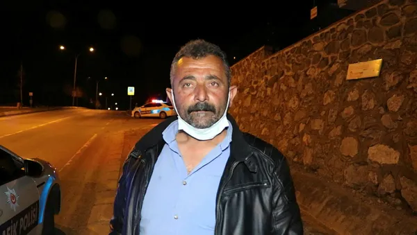 sakaryada-agaca-carpip-yan-yatan-otomobilin-sarhos-surucusu-sucu-yolculara-atti-1615846814428.jpg Sakarya'da ağaca çarpıp yan yatan otomobilin sarhoş sürücüsü, suçu yolculara attı-2