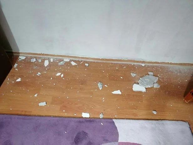 Bağcılar'da bir binada çatlaklar tespit edildi! Bina sakinleri endişeli-3