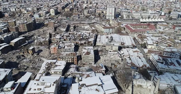 Malatya Valiliği barınma iddialarını yalanladı: Ailecek taksici çıktılar