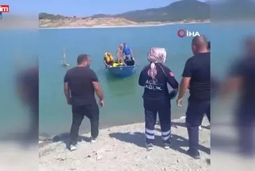 Barajdan su almaya çalışan eğitim uçuşu kalkamayarak düştü