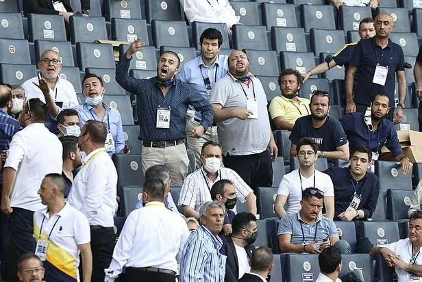 fenerbahce-kulubunun-kongresinde-aidat-gerginligi-50-liradan-500-liraya-cikti-1624637315333.jpeg