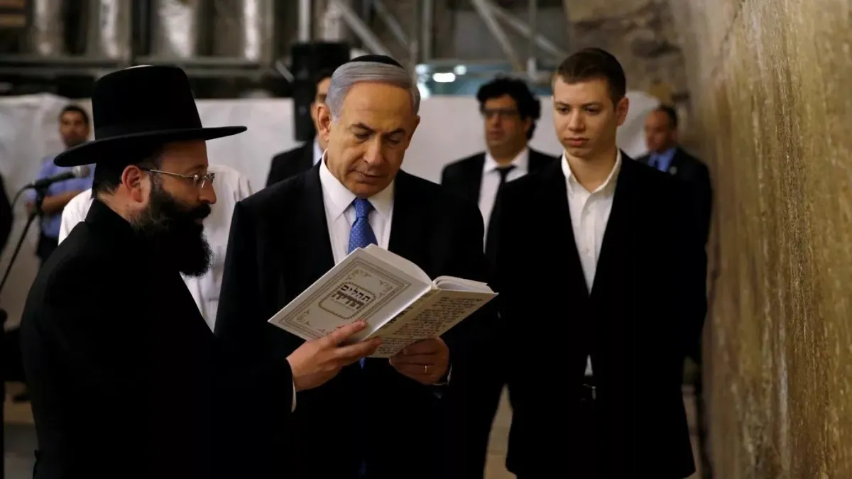 netanyahudan-ailesine-secim-oncesi-omur-boyu-koruma-hamlesi-1784216427462.jpeg Netanyahu’dan ailesine seçim öncesi ömür boyu koruma hamlesi-4