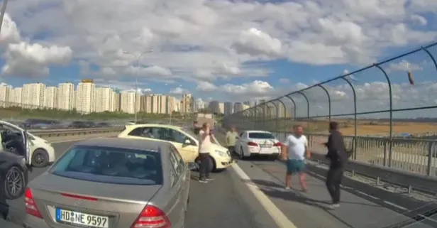 Avcılar'da TEM otoyolunda kediyi kurtarmak isteyen kadına araba çarptı