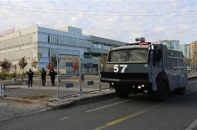 Son dakika: HDP'li 4 belediyeye görevlendirme