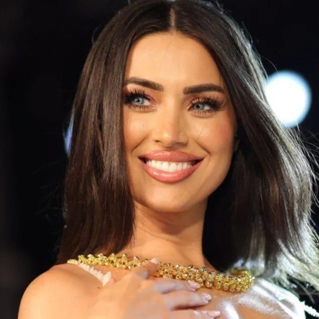 Ünlü model Kıbrıs’ı salladı!