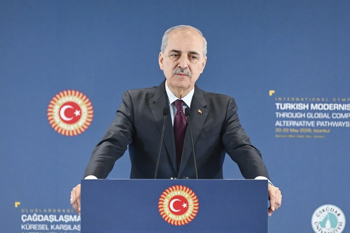 chpde-sali-sallanir-ozgur-ozelin-grup-baskanligi-dusecek-mi-kilicdarogluna-ragmen-korsan-toplanti-hazirligi-1780323682115.jpeg CHP'de salı sallanır! Özgür Özel'in grup başkanlığı düşecek mi? Kılıçdaroğlu'na rağmen "korsan toplantı" hazırlığı | 111 vekilden kurultay imzası-2