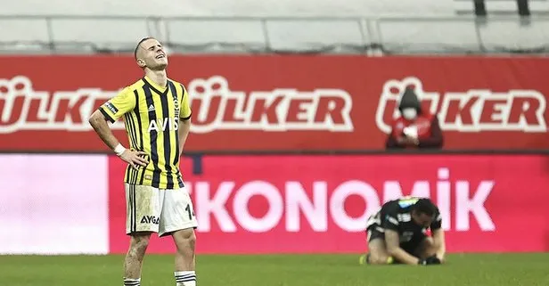 Fenerbahçe’nin yıldızı Dimitris Pelkas, Yunanistan’da sakatlandı