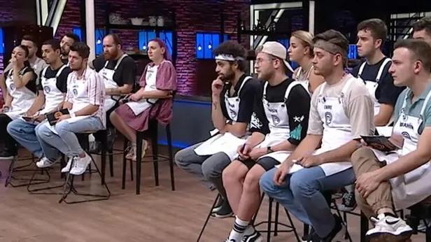 Masterchef evlerinde neler oluyor Mehmet Yalçınkaya her şeyi kenara bıraktı bir bir anlattı! Tam 8 erkek bir odada...-8