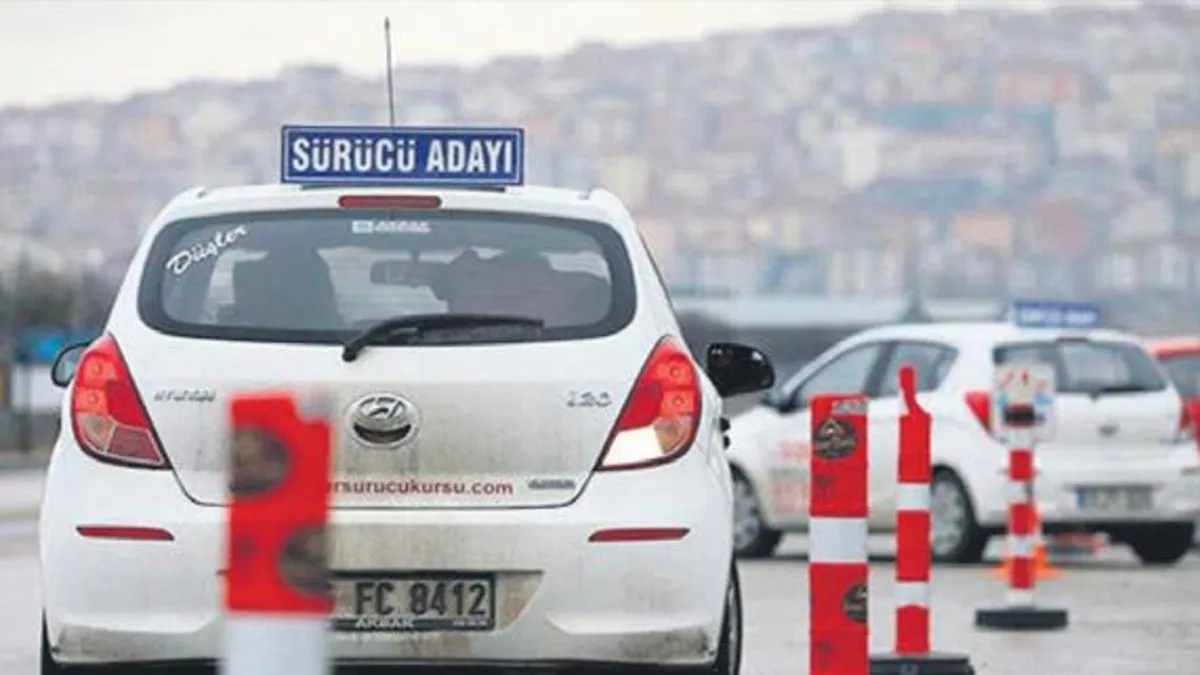 Acemi sürücüye ehliyet jesti