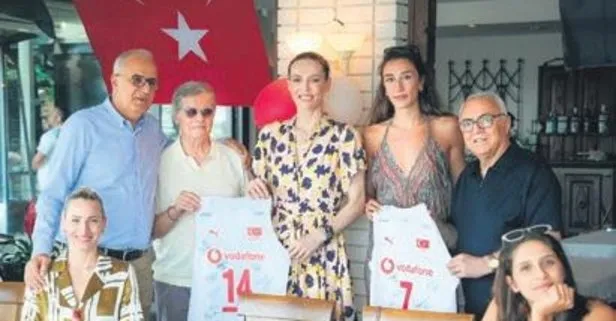 Paris Olimpiyatları öncesi balık keyfi! Filenin Sultanları maç öncesi enerji depoluyor!