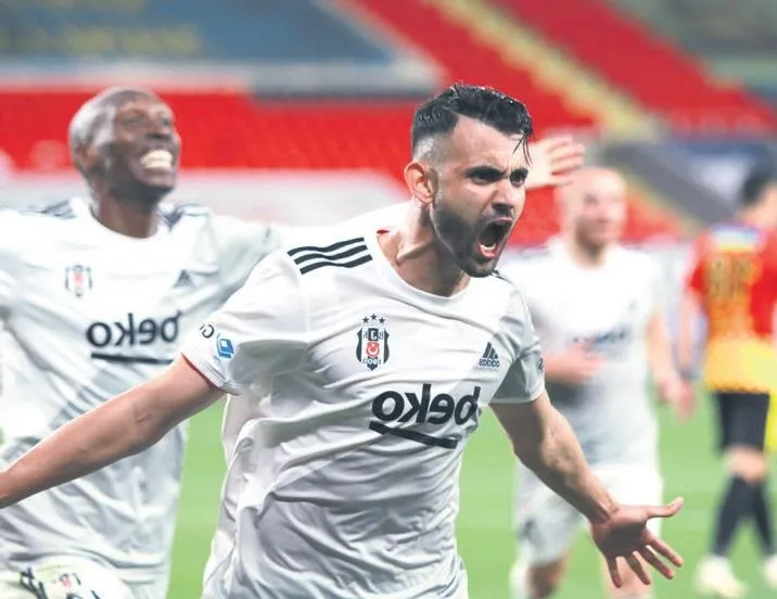 Rachid Ghezzal koptu geliyor!