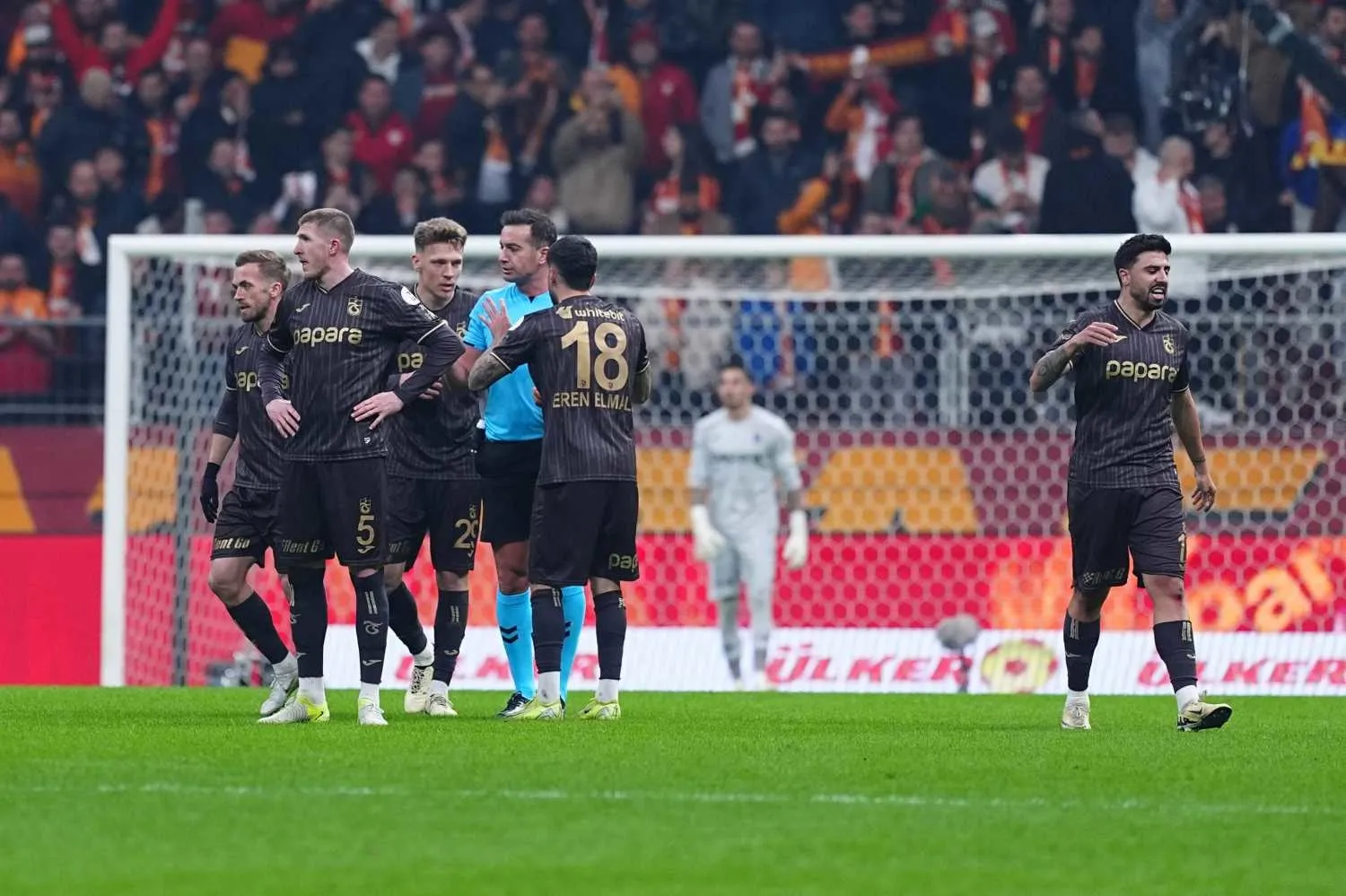 Hocaların hedefi zafer! Trabzonspor - Galatasaray derbisinin 11'leri netleşti - 2