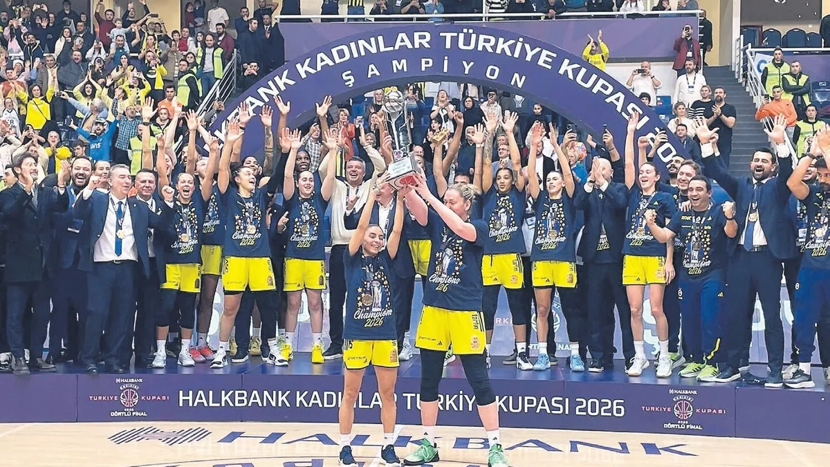 Süper Kupa’dan sonra salonda da güldüler! F.Bahçe Opet finalde ezeli rakibi Galatasaray’a fark attı