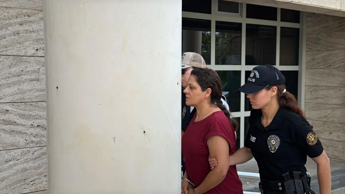 Burkay Karatepe'nin ablasının FETÖ'cülere lojistik destek verdiği ortaya çıktı! 10 yıllık ihanet yazışmalar taslak klasöründe: "Her pazar olmasın arada şaşırtalım"-9
