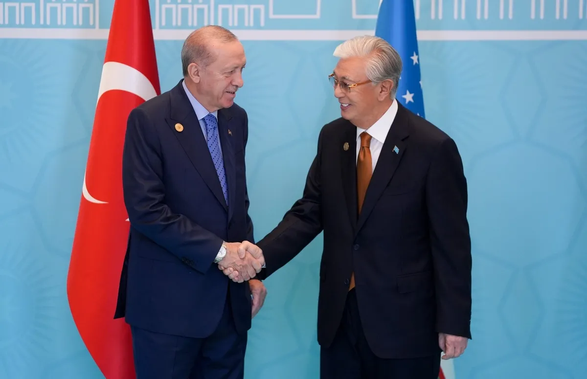 kazakistan-cumhurbaskani-tokayevden-baskan-erdogana-ovgu-1793361451056.jpeg Kazakistan Cumhurbaşkanı Kasım Cömert Tokayev'den Başkan Erdoğan'a övgü dolu sözler: Türkiye'nin küresel gücünü anlattı-3